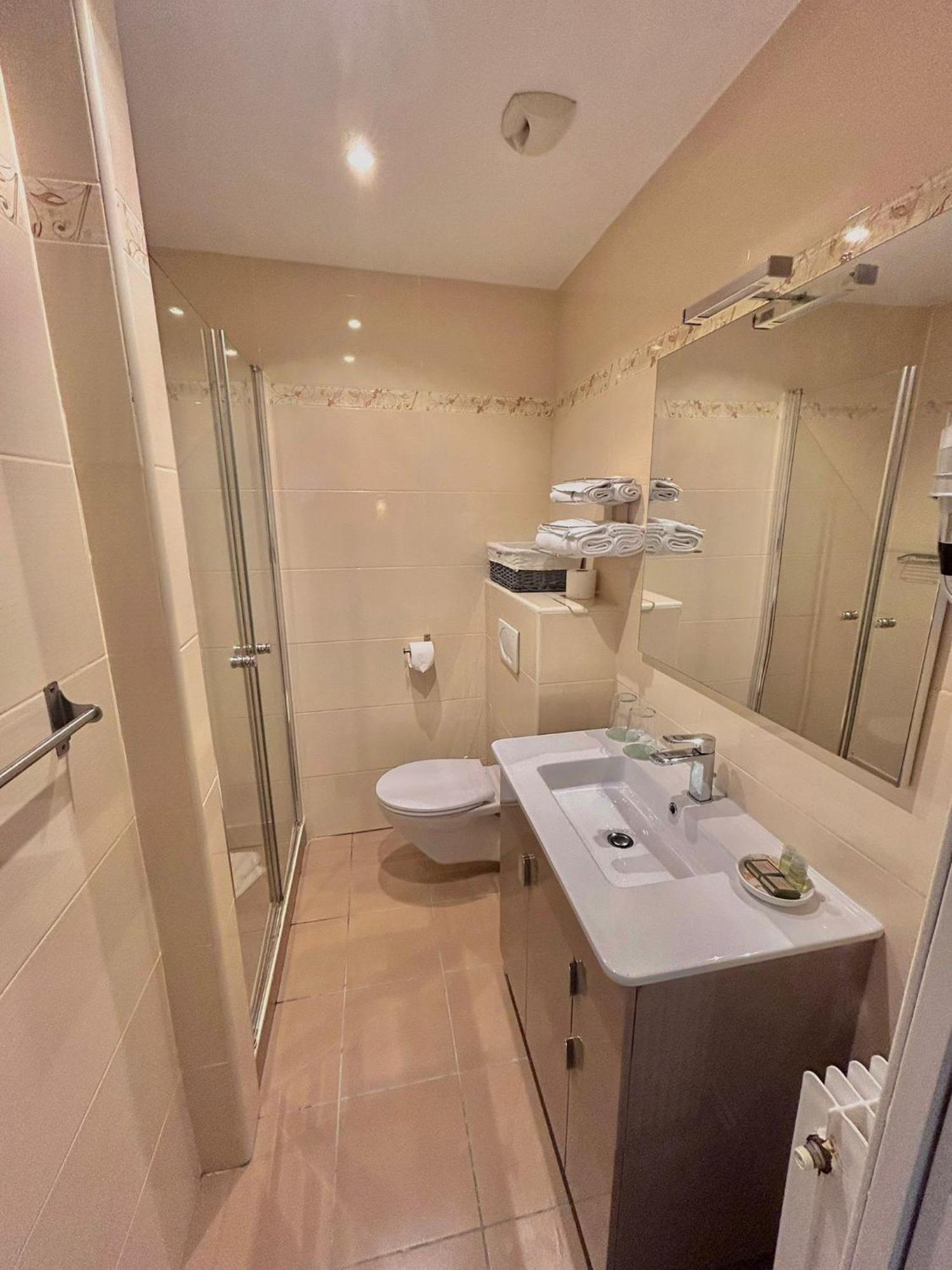 Thoiry Etoile Lodge מראה חיצוני תמונה