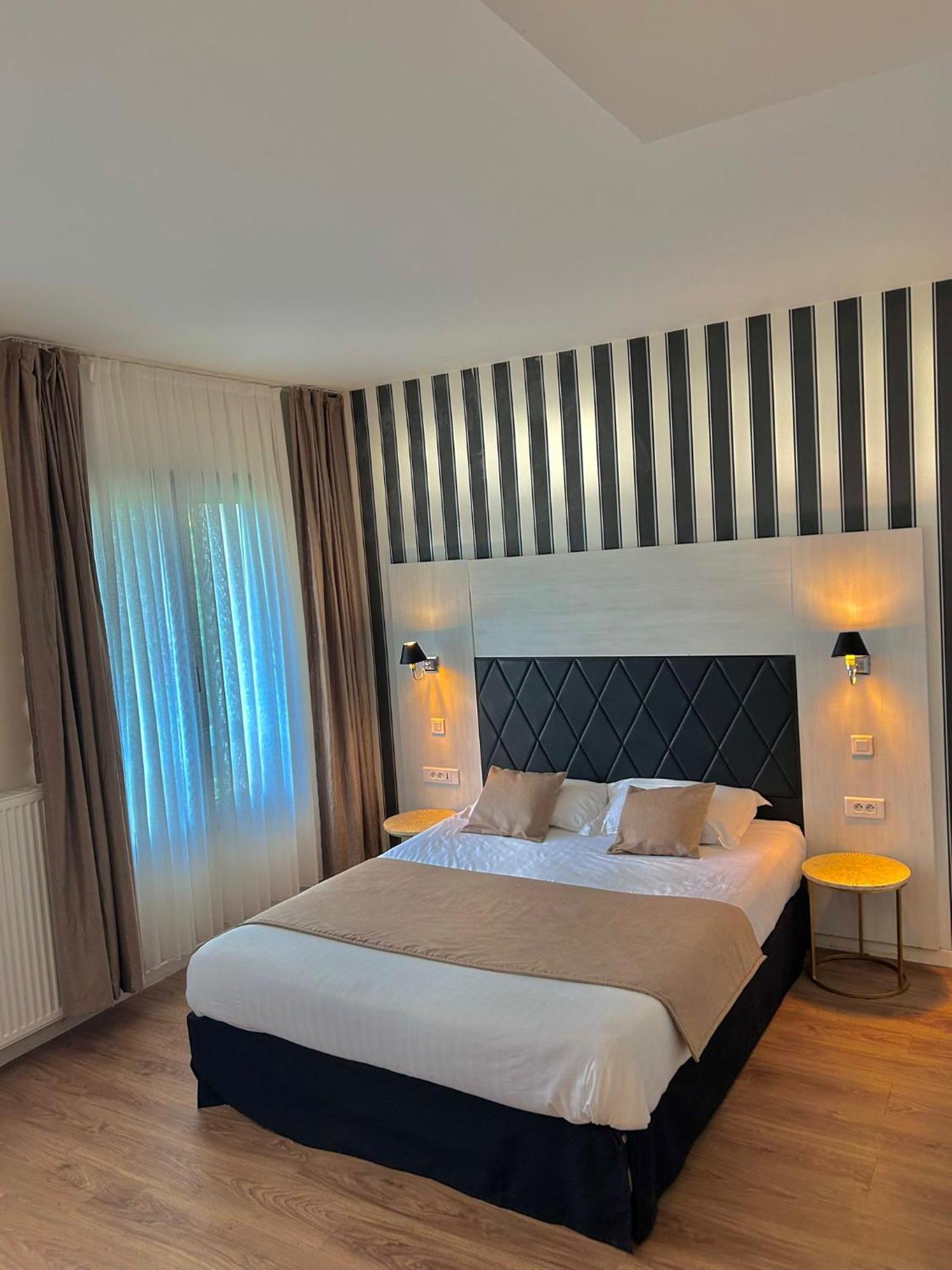 Thoiry Etoile Lodge מראה חיצוני תמונה