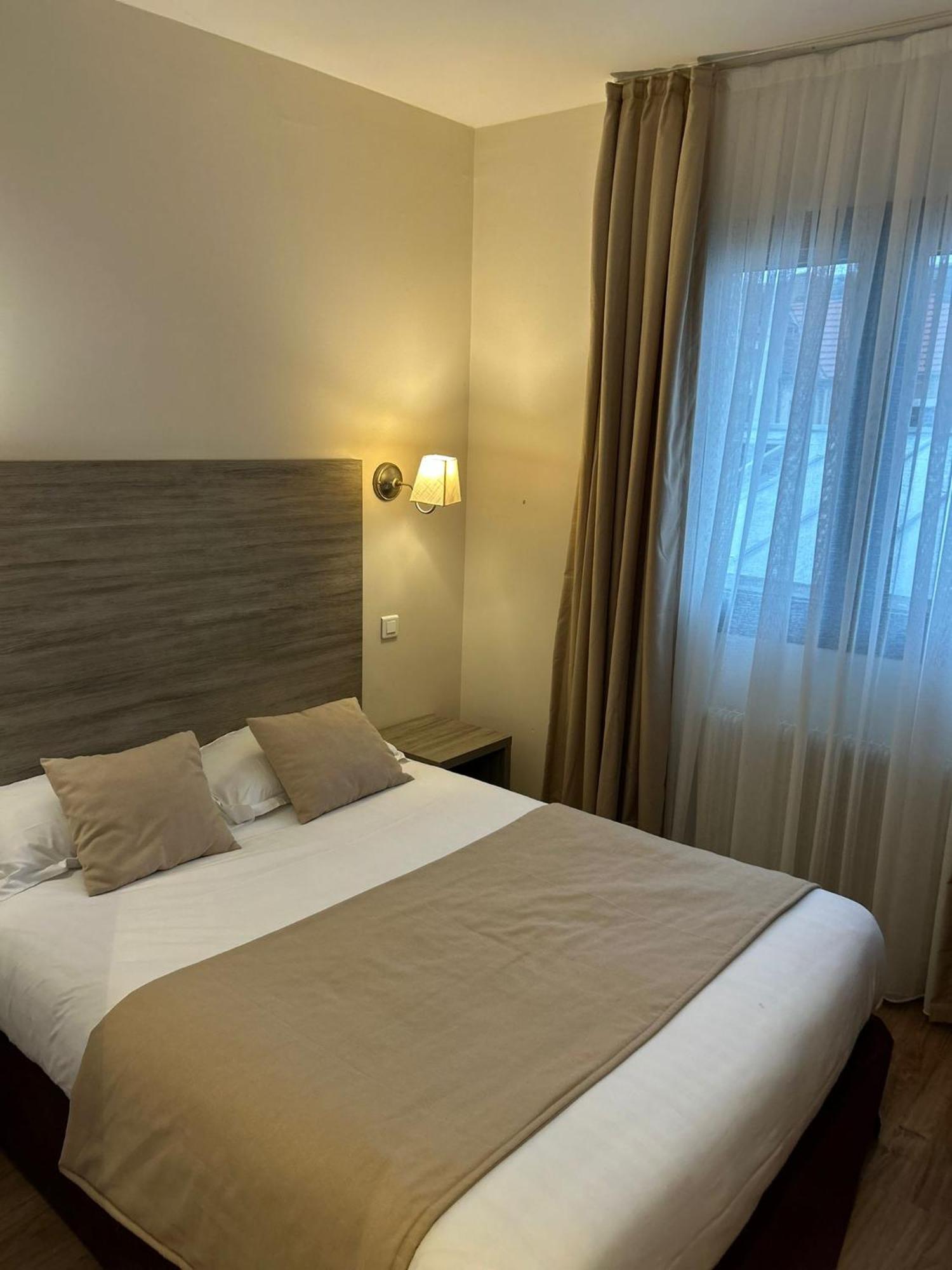 Thoiry Etoile Lodge מראה חיצוני תמונה