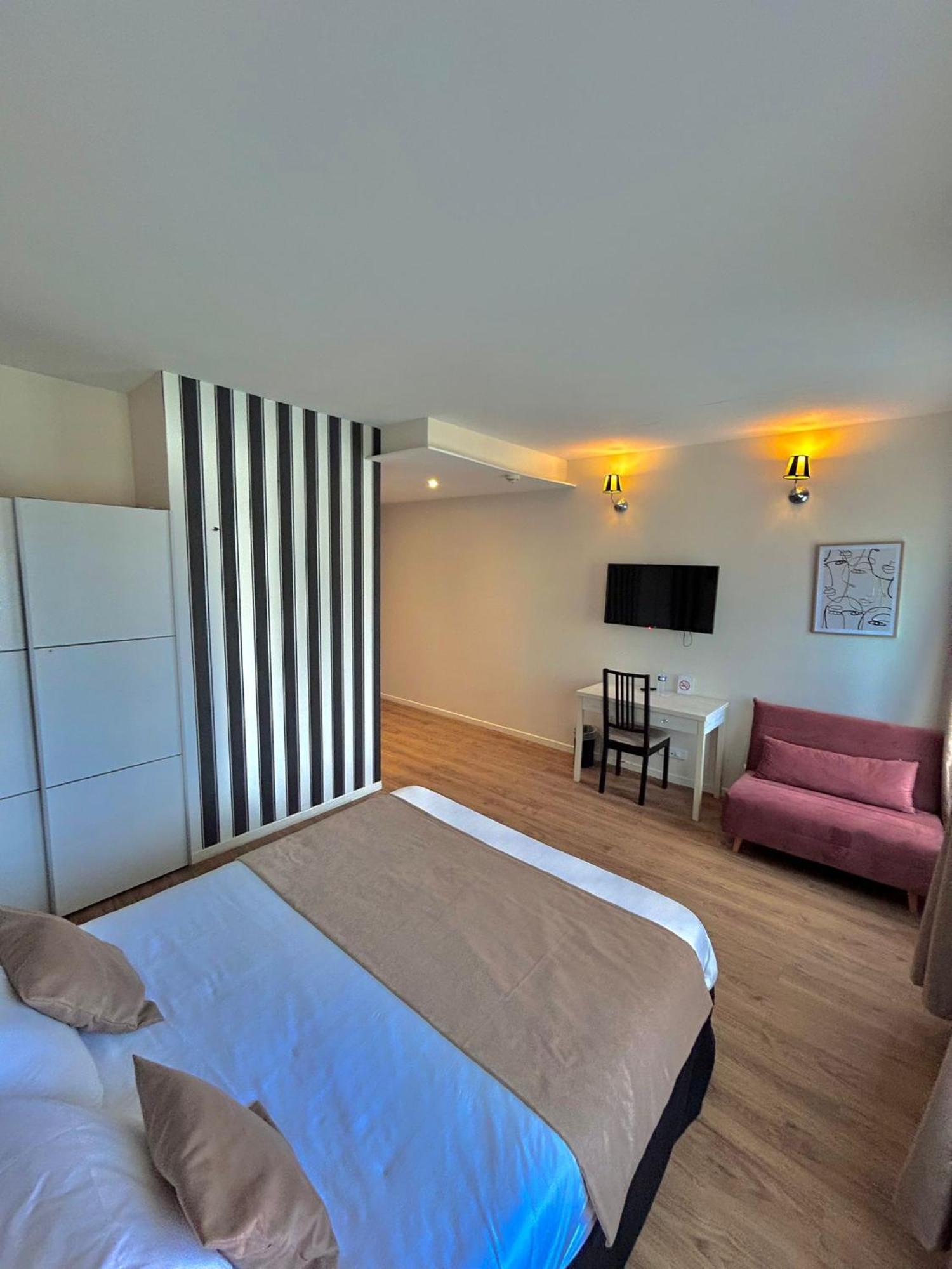 Thoiry Etoile Lodge מראה חיצוני תמונה