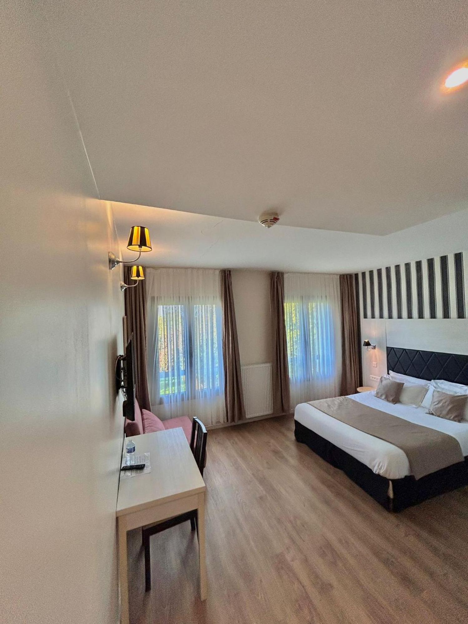 Thoiry Etoile Lodge מראה חיצוני תמונה