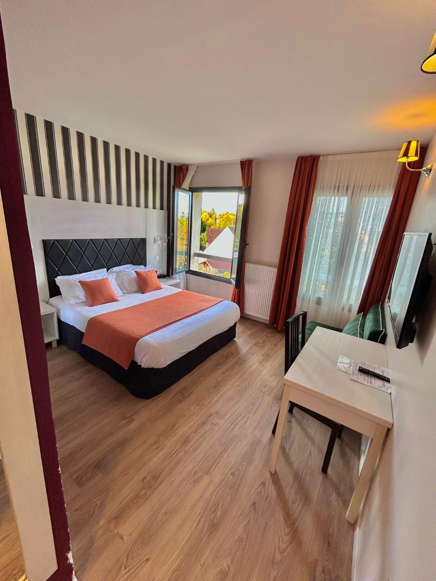 Thoiry Etoile Lodge מראה חיצוני תמונה